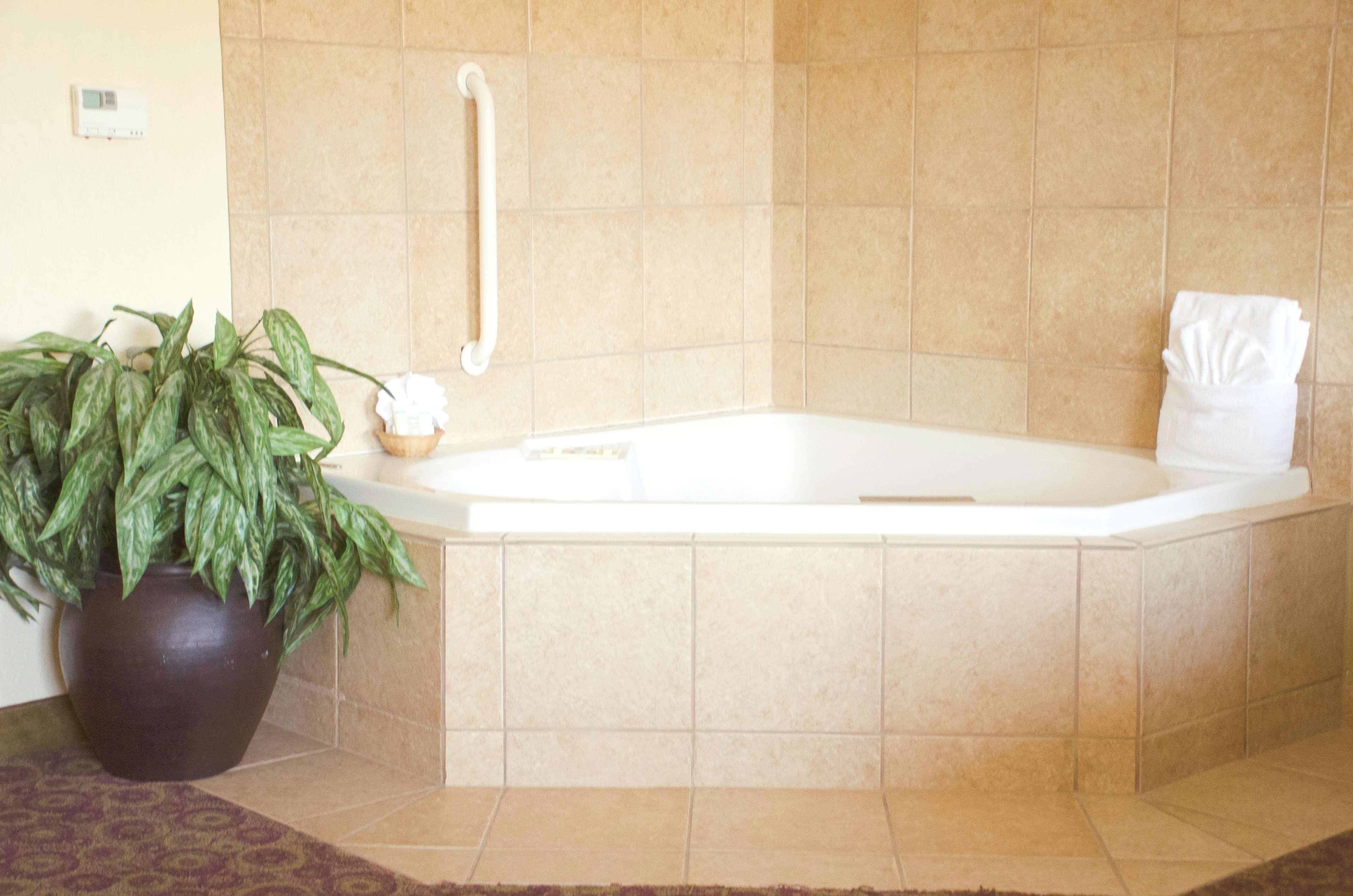 Hampton Inn & Suites Колидж Стейшън Екстериор снимка