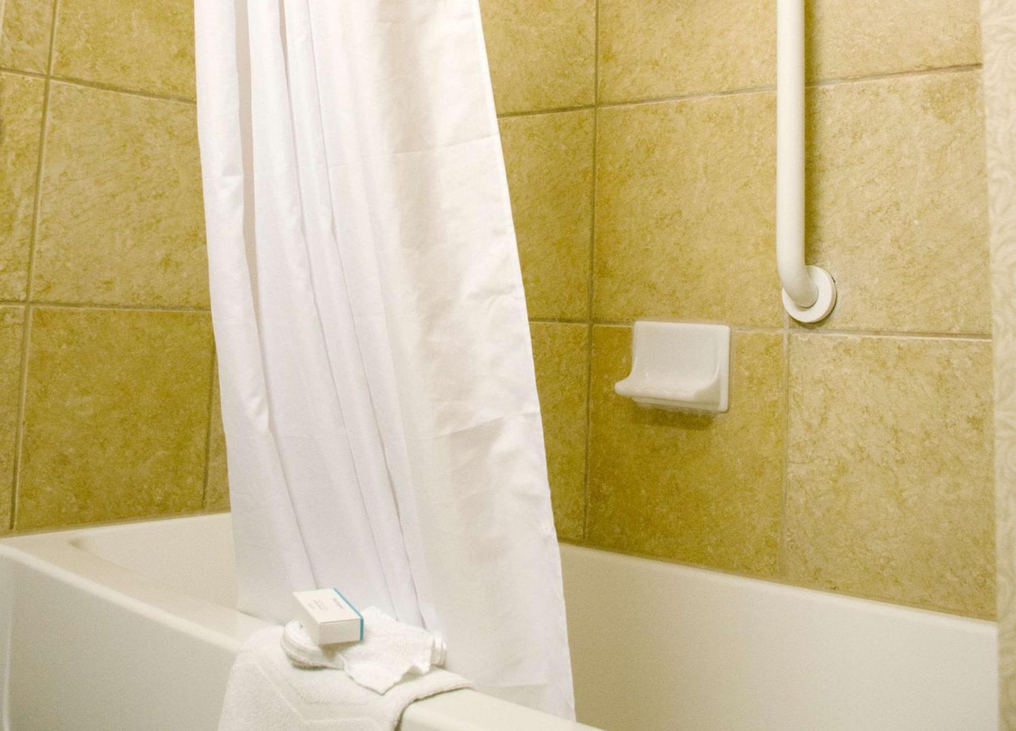 Hampton Inn & Suites Колидж Стейшън Екстериор снимка